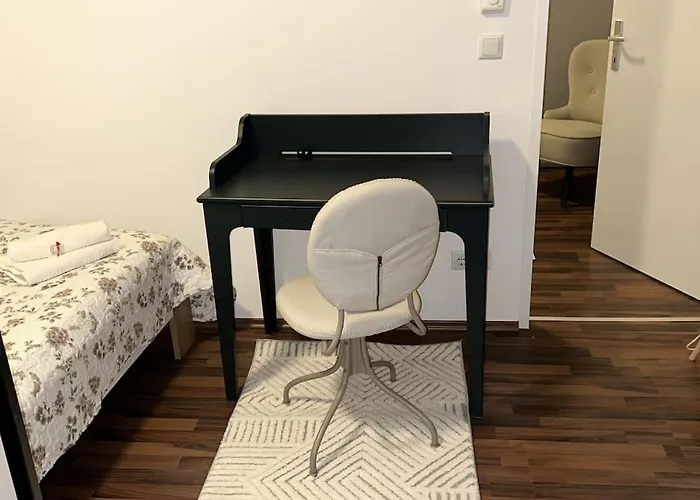 Gemuetliche Mit Balkon In Apartment