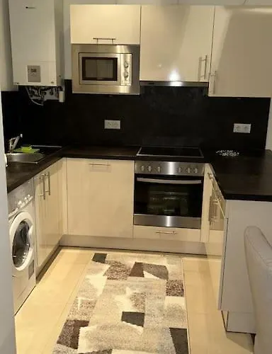 Apartment Gemuetliche Mit Balkon In Vienna